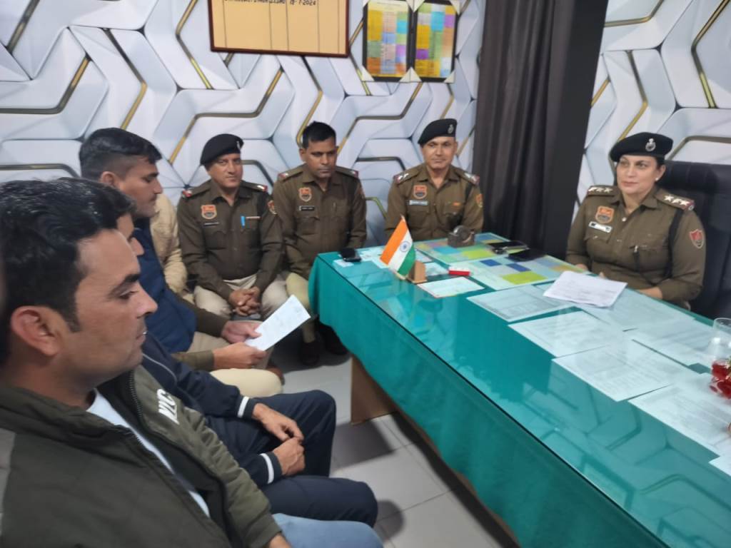 Ratia citys newly appointed SHO Pushpa Sihag instructed beat officers that those involved in drug trafficking and criminal activities should be put behind bars